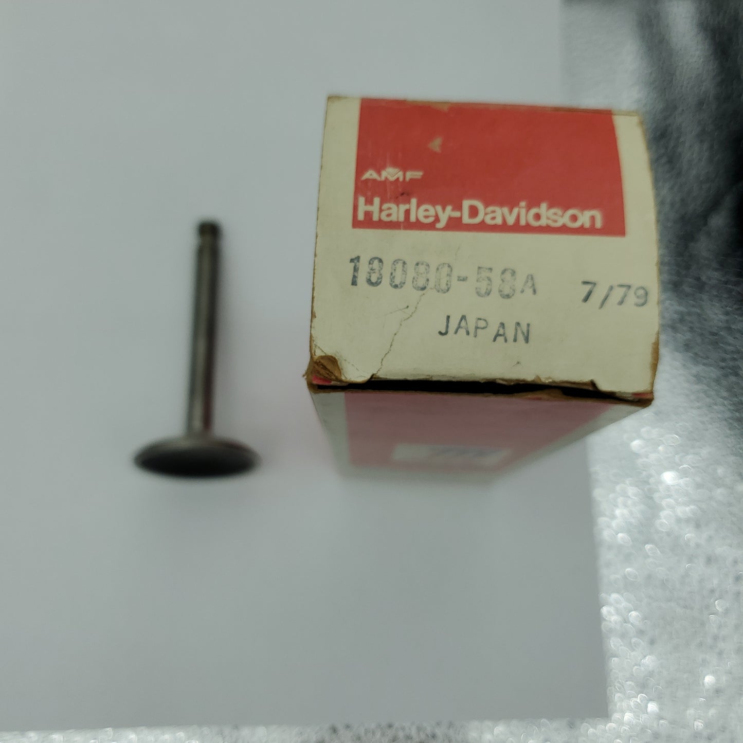 Genuine Harley-Davidson Product Still in the original AMF packaging! Fitment: XLCR-1000(1977) Cafe Racer XLCR-1000(1978) Cafe Race
