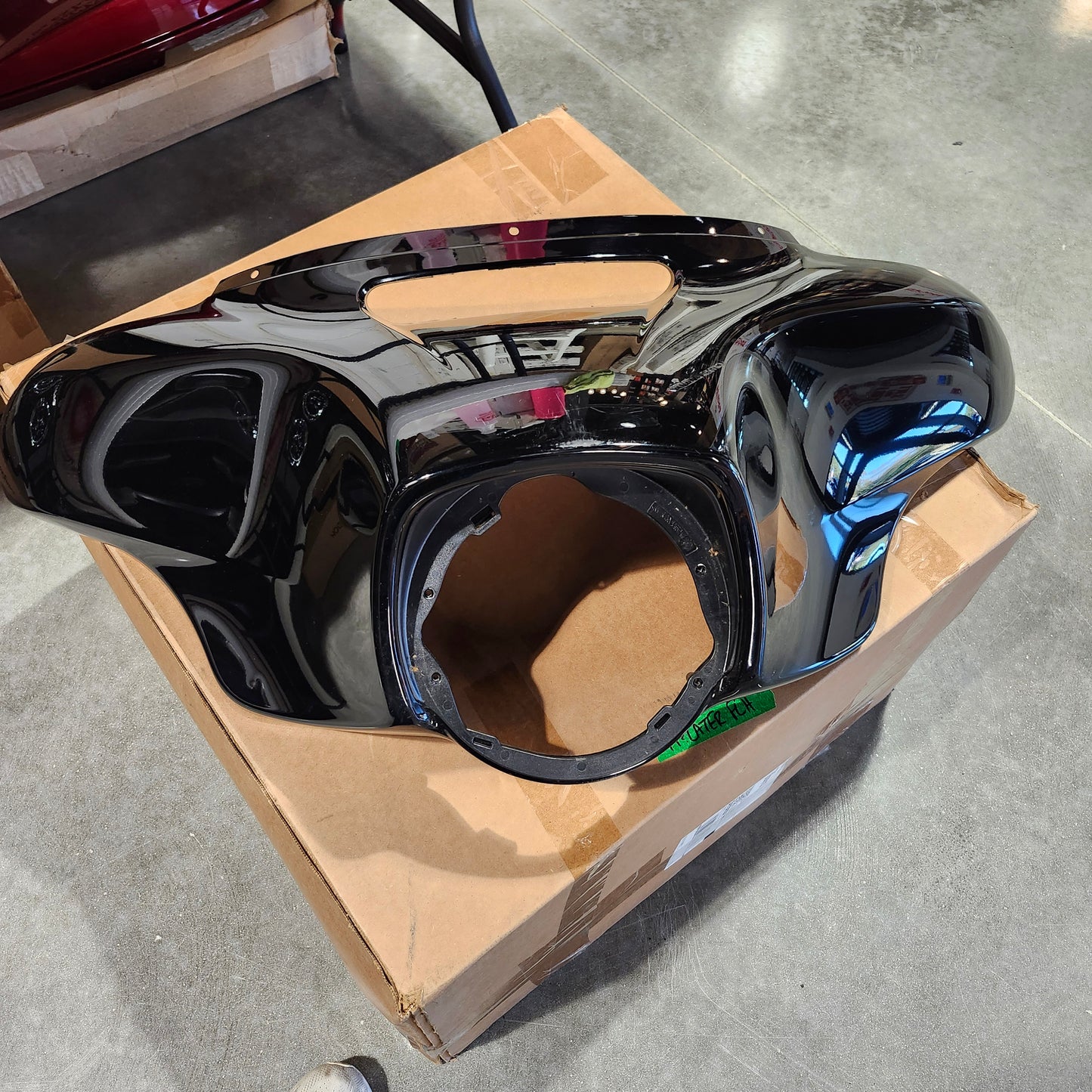 Vivid black outer fairing FLHX