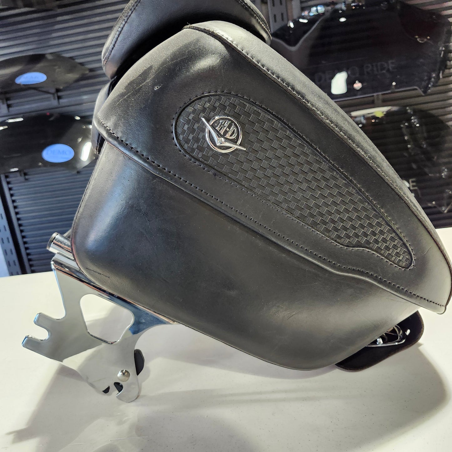 Road king leather tourpack with mounting rack