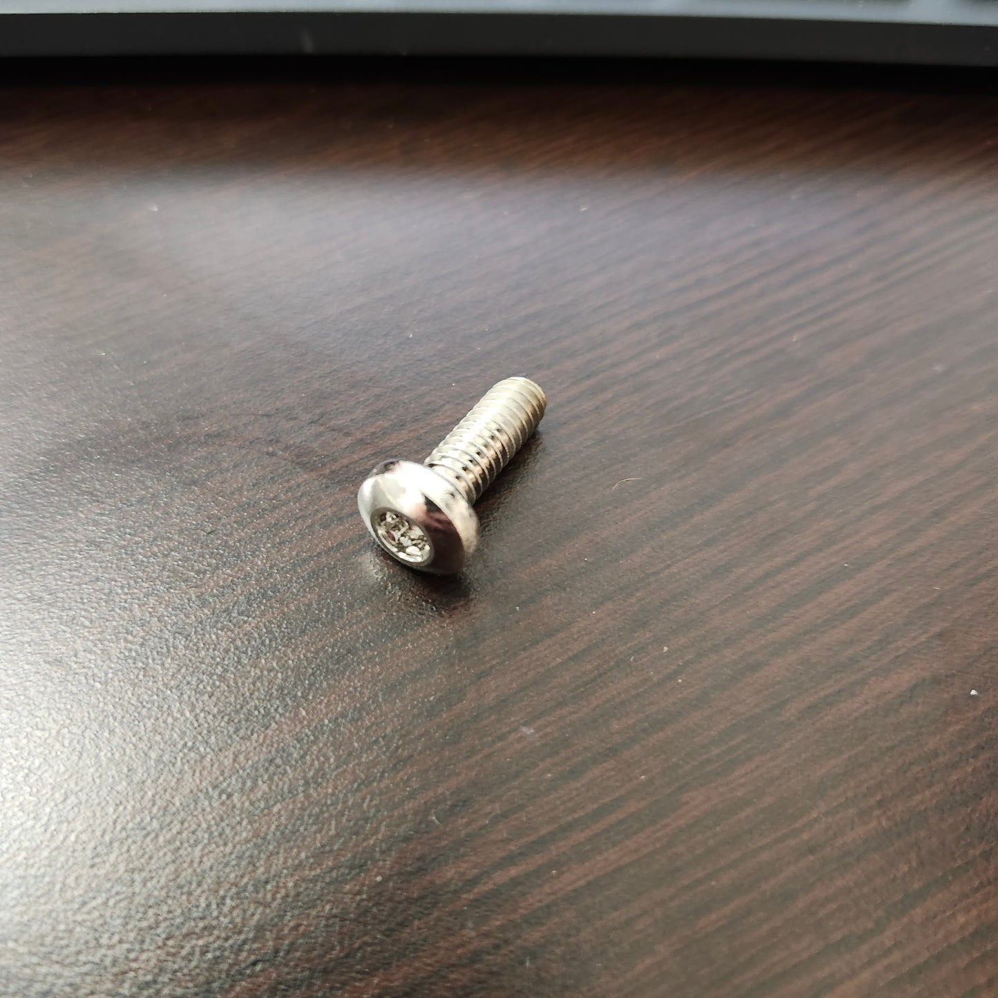 #2920 pan head screw used for models with sidecars
Size #1/4-20 X 3/4 pan head screw
Fits 2007 & earlier models with a side car installed
Obsolete part- no returns and no exchanges