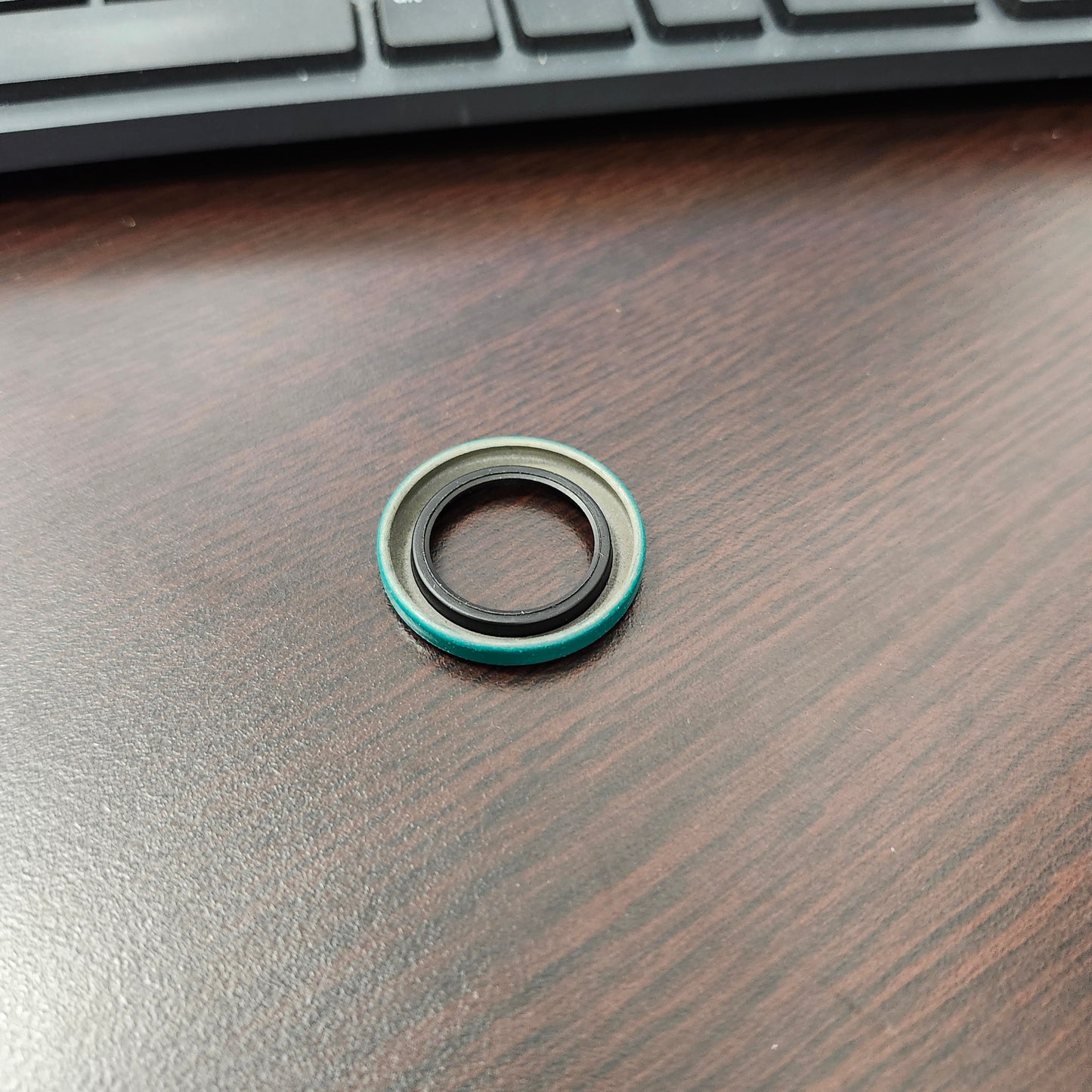 #12043 transmission oil seal
Fits: 1980-1983 tour glide models
Genuine Harley-Davidson products
Obsolete part-no returns and no exchanges