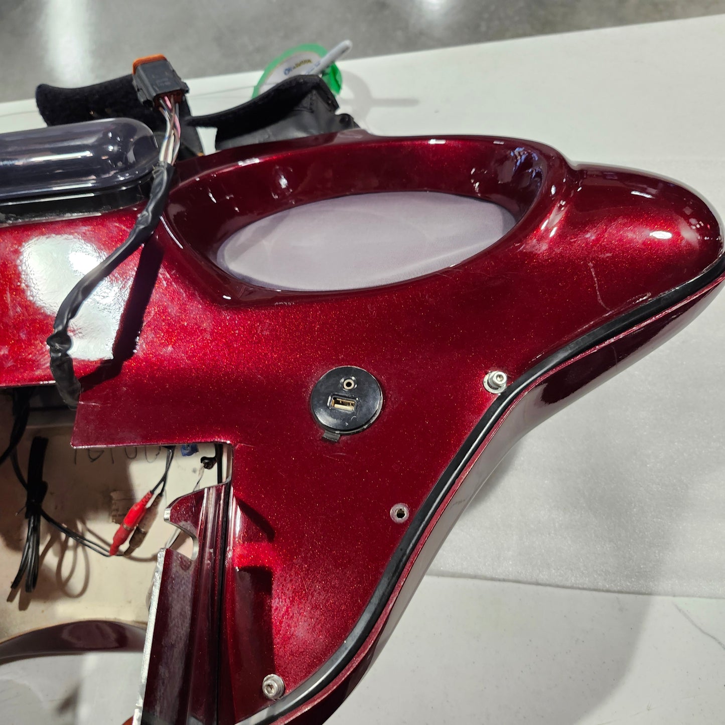 Outer fairing kit with audio