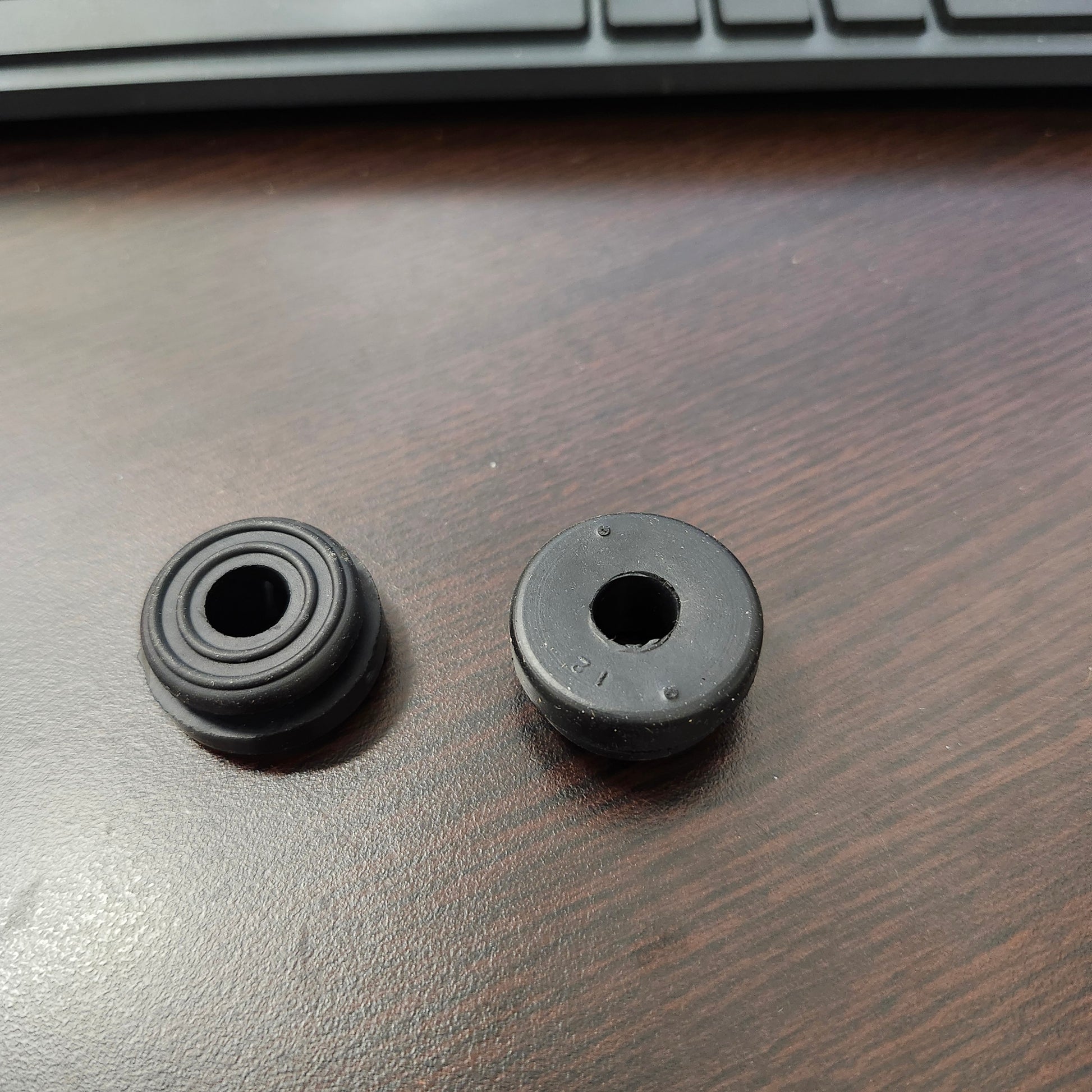 #11464 Saddlebag Rubber grommet