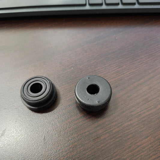 #11464 Saddlebag Rubber grommet