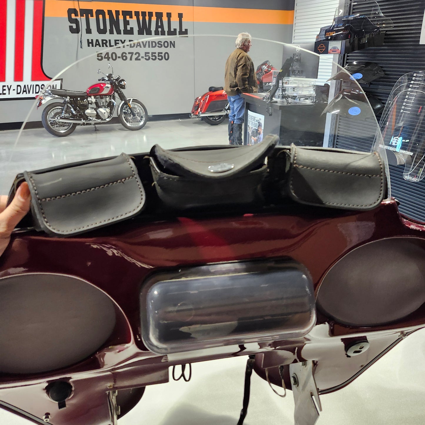 Outer fairing kit with audio