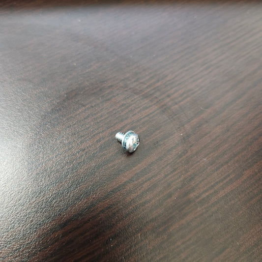 #2955 Switch housing screw with washer

Genuine Harley-Davidson product

Fits 1996-2013 models with stock or HD chrome switch housings.