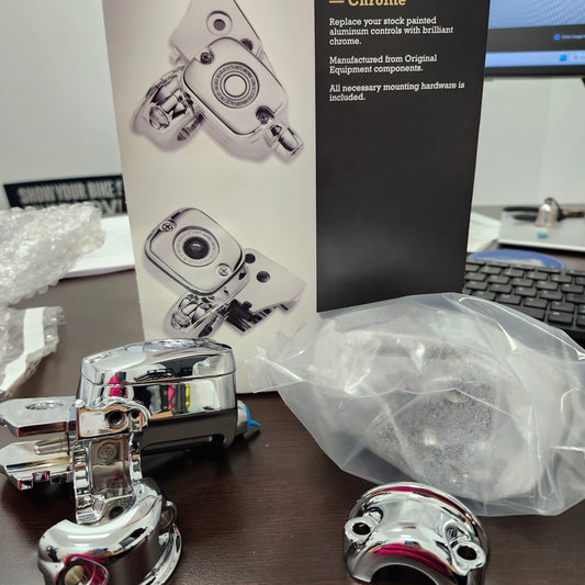 Chrome front brake master cylinder with cover and clamp(right hand control side)

Chrome Clutch master cylinder reservoir with cover and clamp.(Left hand control side)

This kit part number is obsolete.&nbsp;

Fits 2017-2020 touring and 2019-2020 trike models

