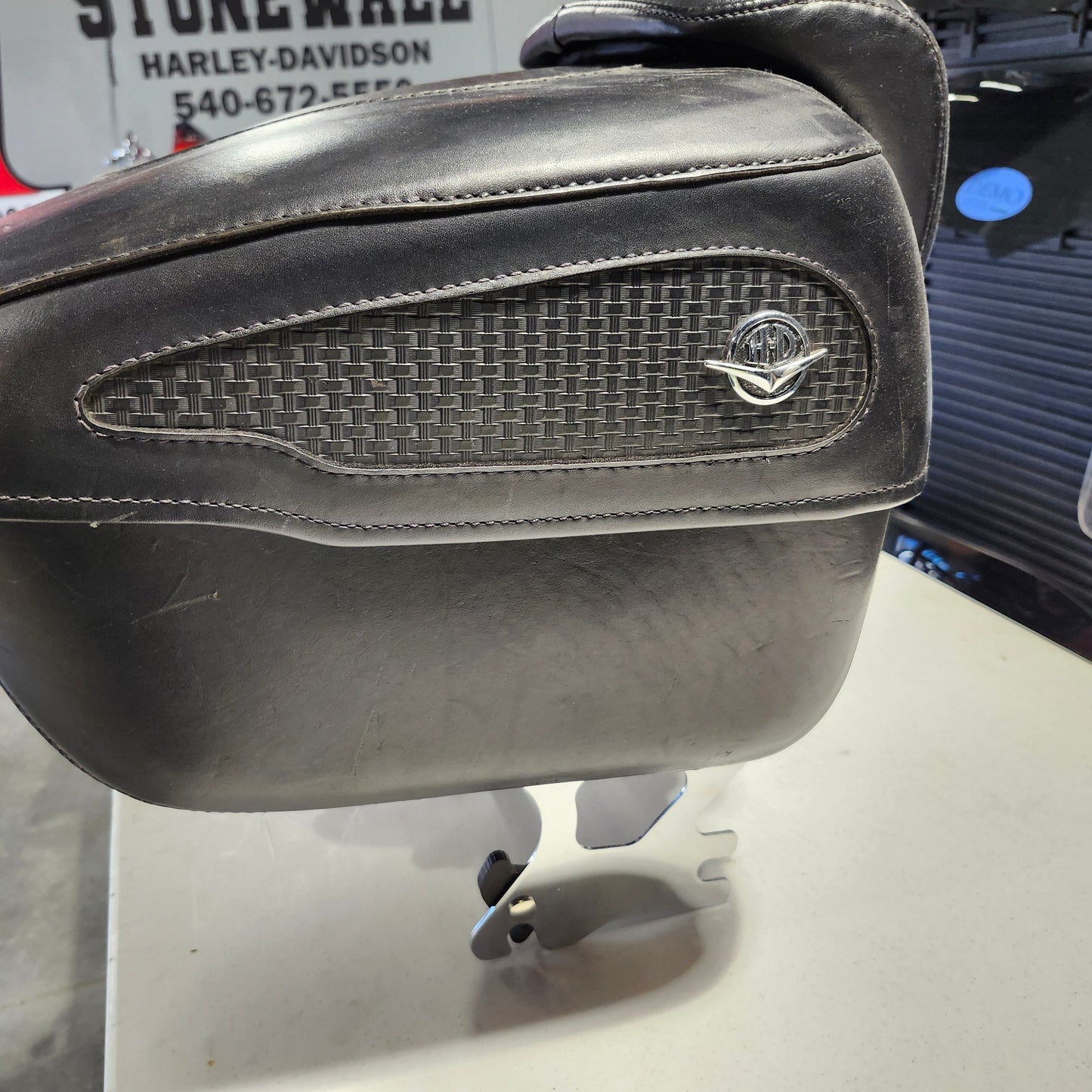 Road king leather tourpack with mounting rack