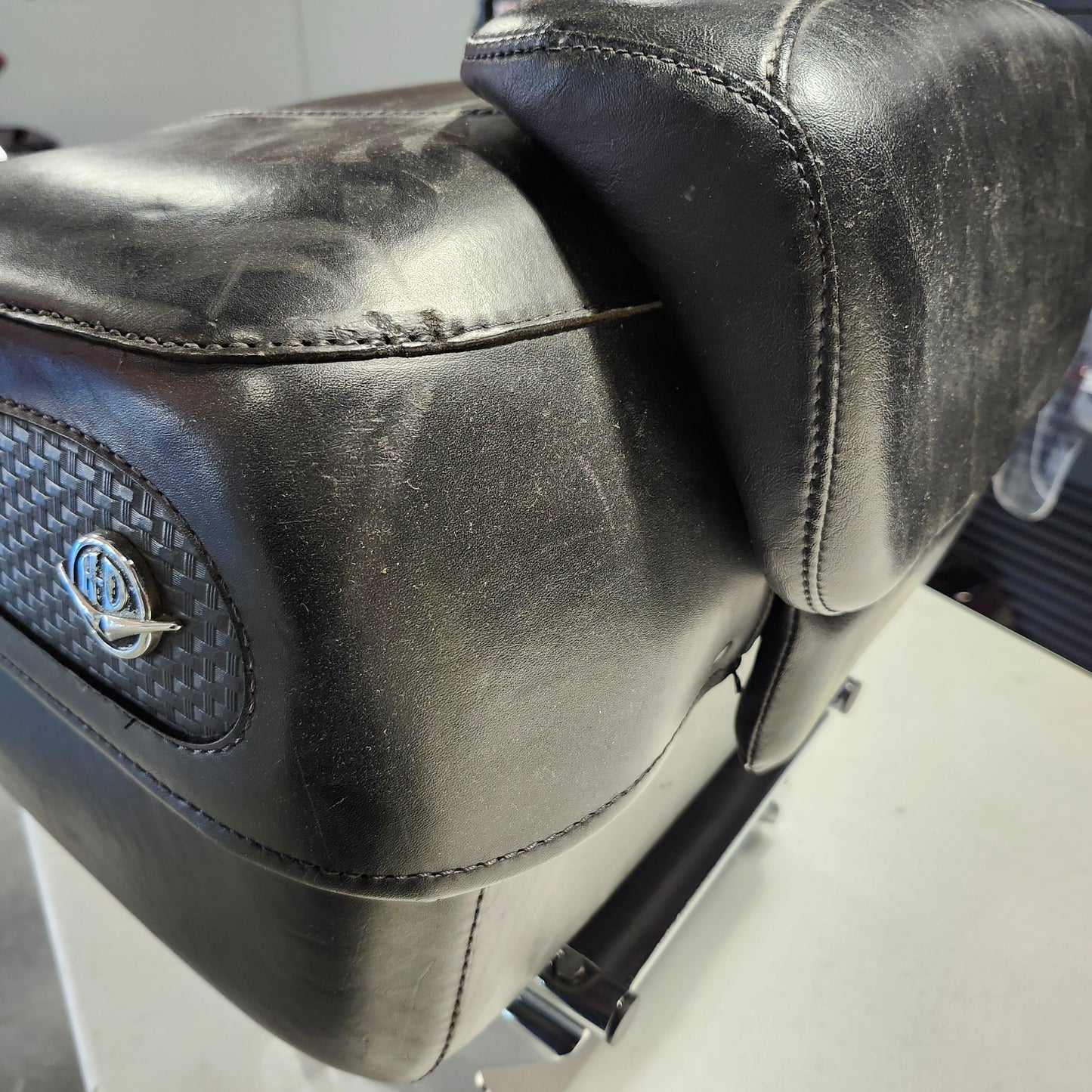 Road king leather tourpack with mounting rack